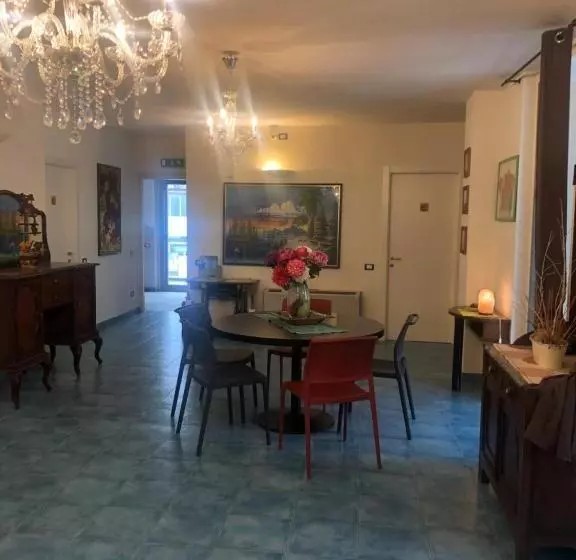 ホテル Albergo Ristorante Pomodoro