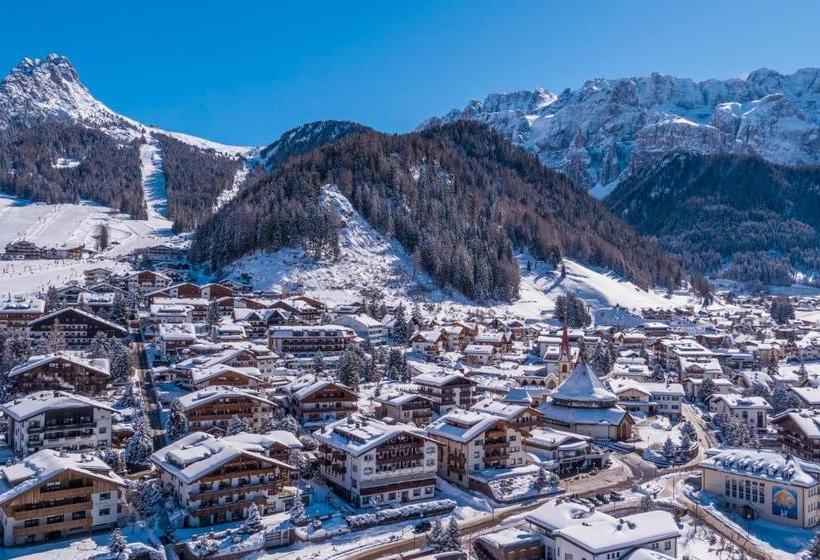 בית מלון כפרי Astor Suites B&b