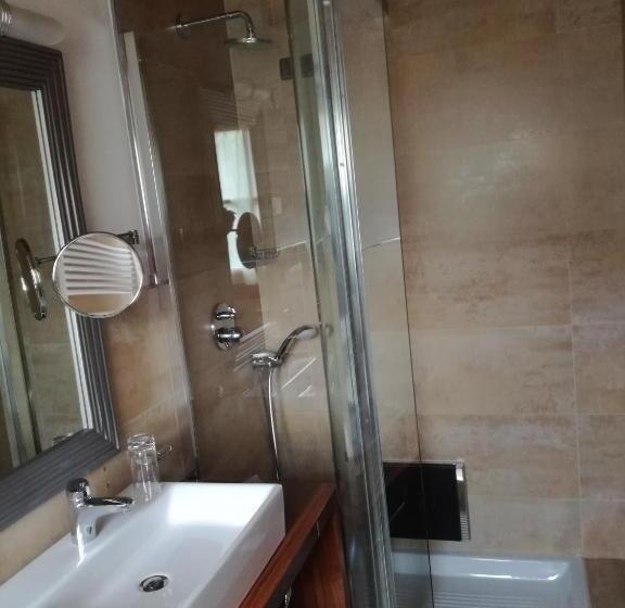 هتل Bait De Angial