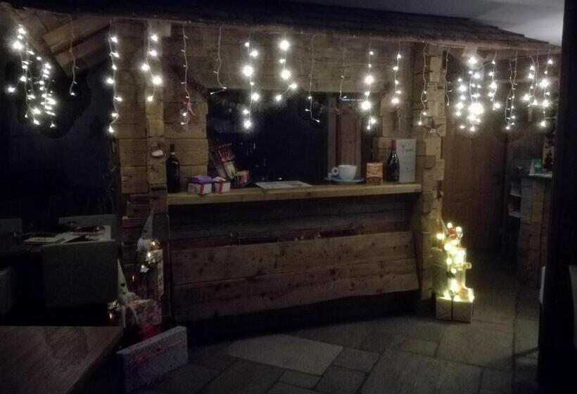 هتل Bait De Angial