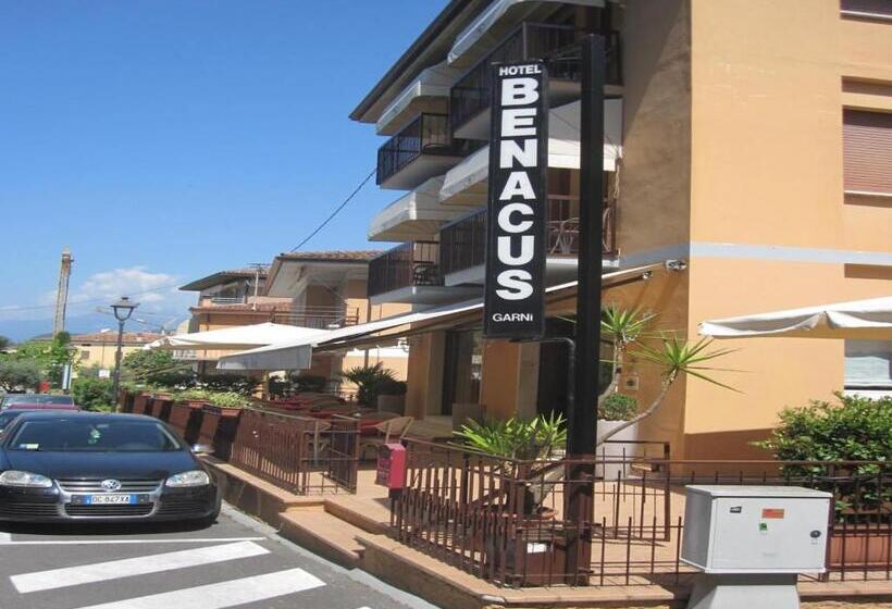 בית מלון כפרי Benacus