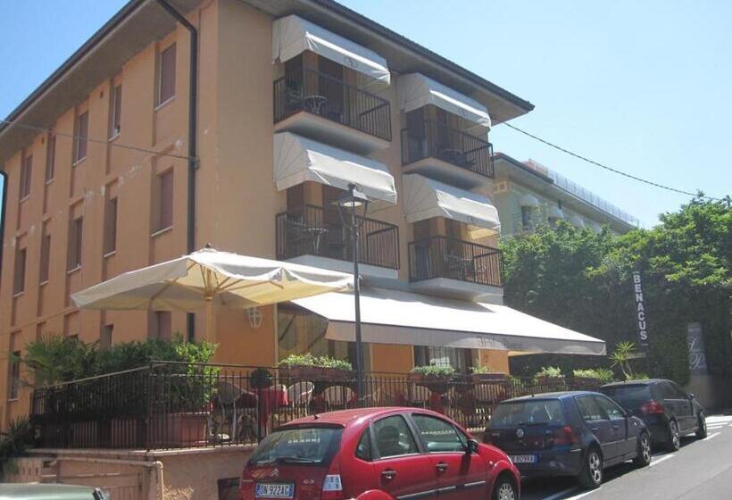 בית מלון כפרי Benacus