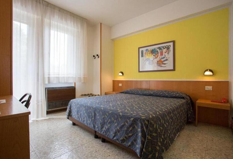 בית מלון כפרי Benacus