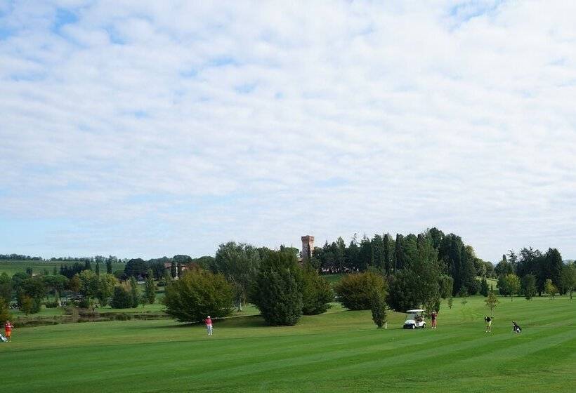 فندق Castello Di Spessa   Residenze D Epoca