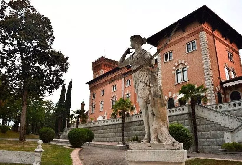 ホテル Castello Di Spessa   Residenze D Epoca