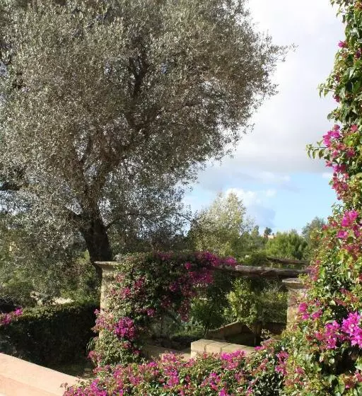هتل Flegrea House