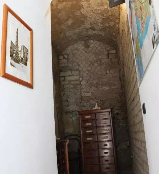 هتل Flegrea House