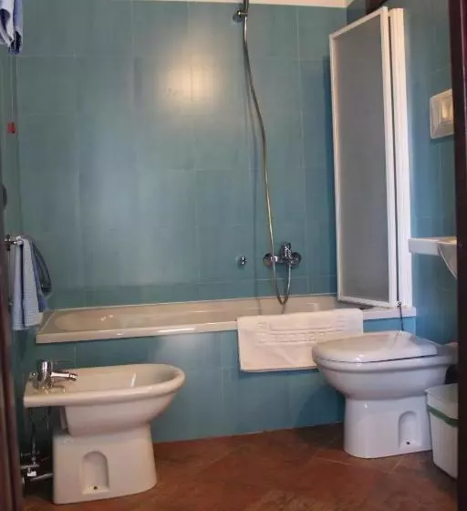 هتل Flegrea House