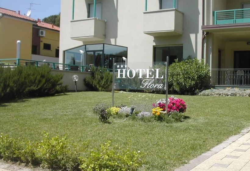 Отель Flora