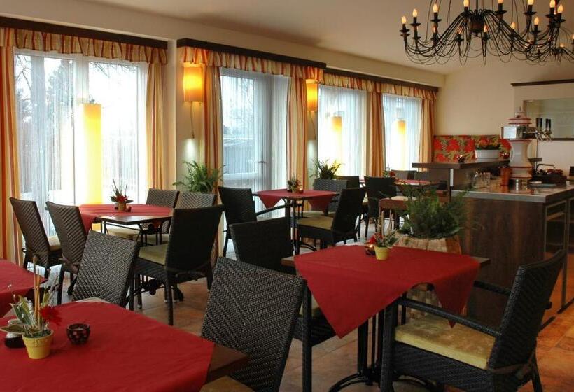 Hotel Kur  Und Feriencamping Max 1