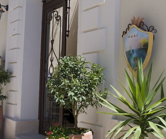 ホテル Palazzo Reginella