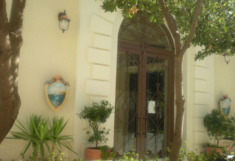 ホテル Palazzo Reginella