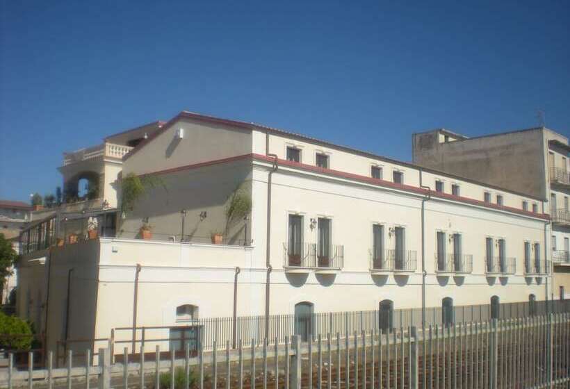 ホテル Palazzo Reginella