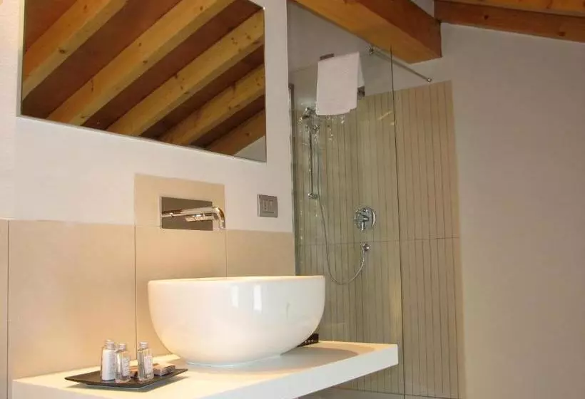 هتل Parizzi Suites & Restaurant
