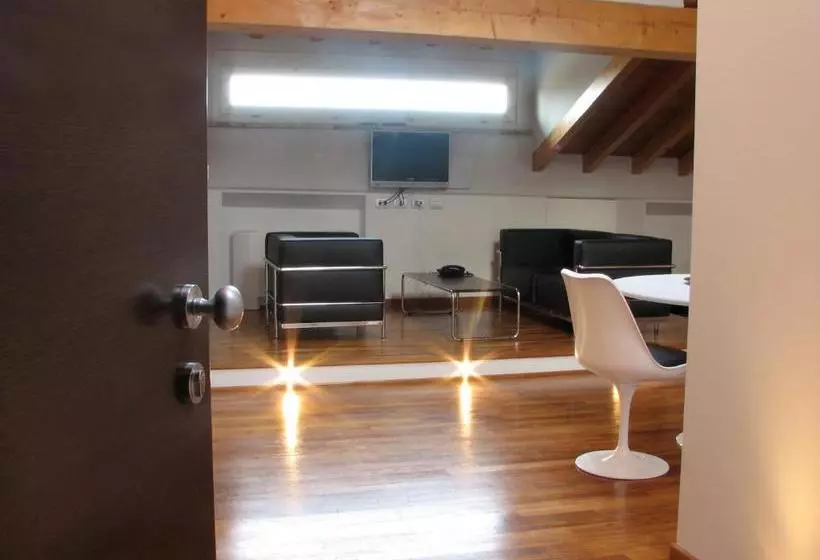 هتل Parizzi Suites & Restaurant