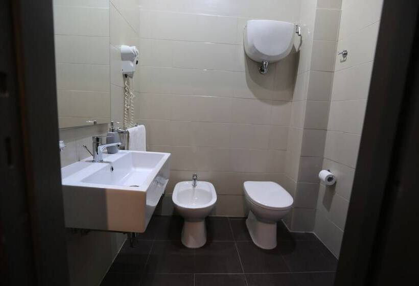 בית מלון כפרי Ristorante Borgo Antico