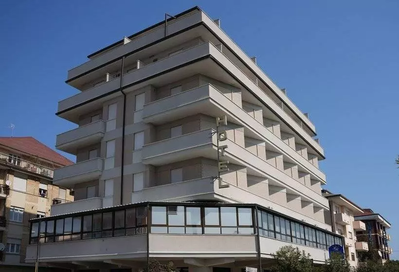 Hotelli Riviera