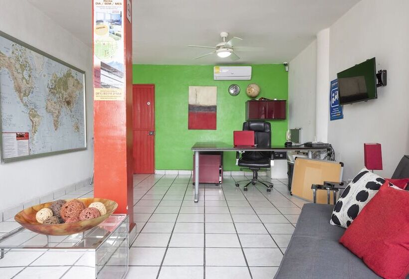 Hotel Adhoc Empresas