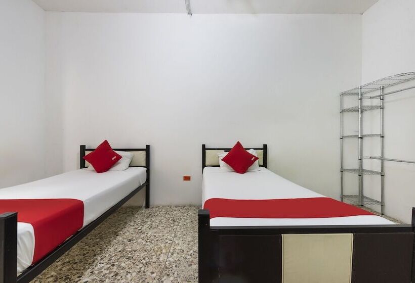 Hotel Adhoc Empresas