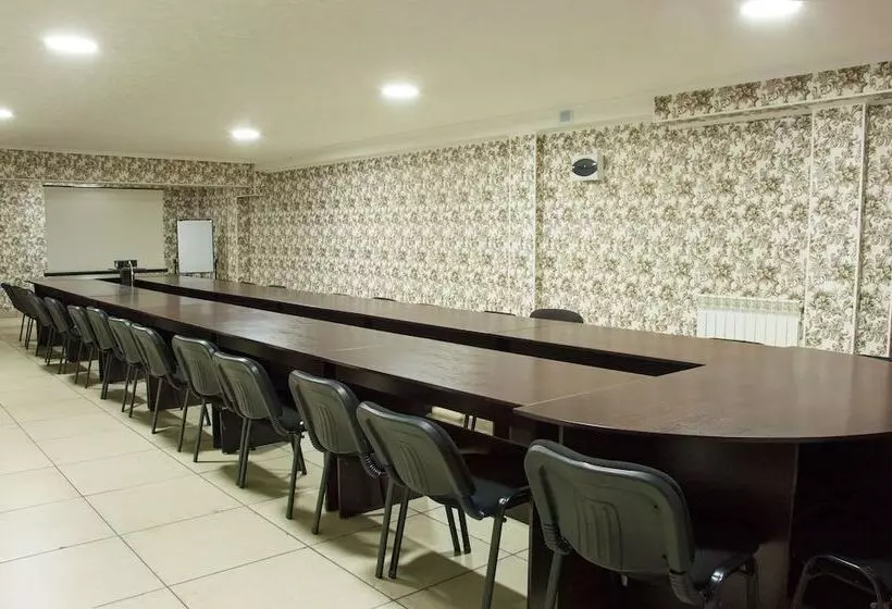 هتل Altamira