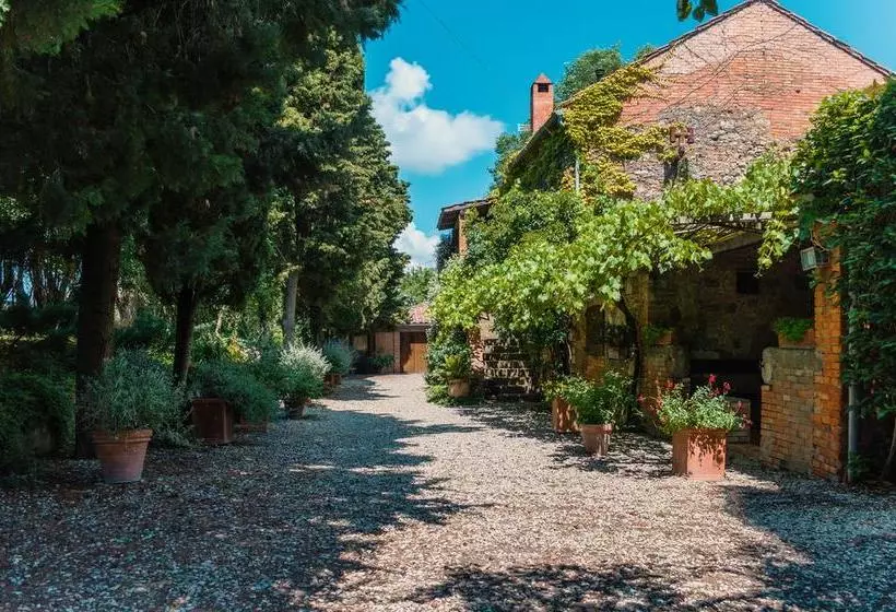 هتل Casale A Poggiano