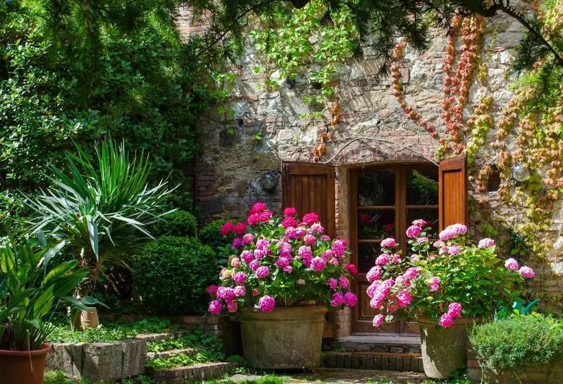 هتل Casale A Poggiano