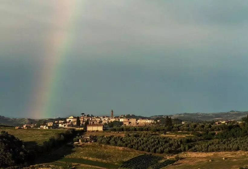 ホテル Casale Podernovo