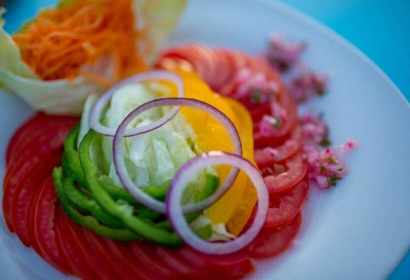 هتل Kinondo Poa Resort