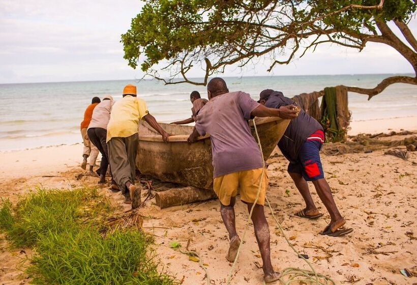 هتل Kinondo Poa Resort