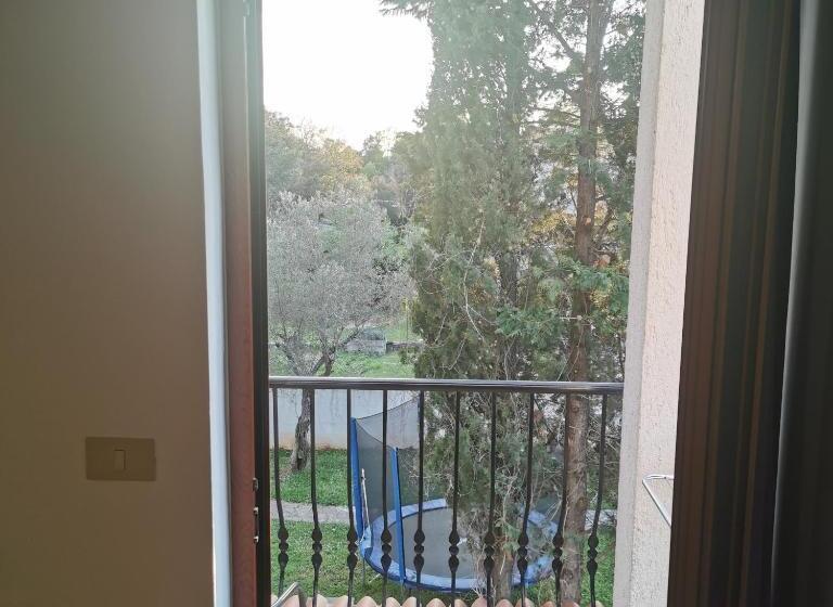 בית מלון כפרי Rooms Milan 1370