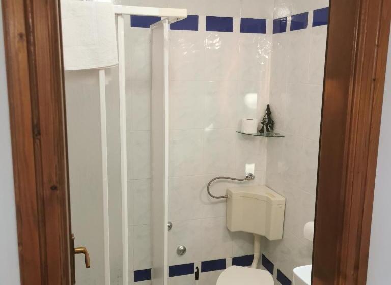 בית מלון כפרי Rooms Milan 1370