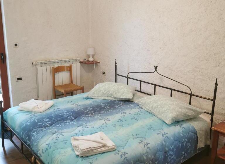 בית מלון כפרי Rooms Milan 1370