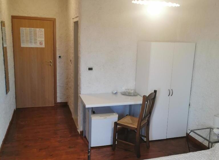 בית מלון כפרי Rooms Milan 1370