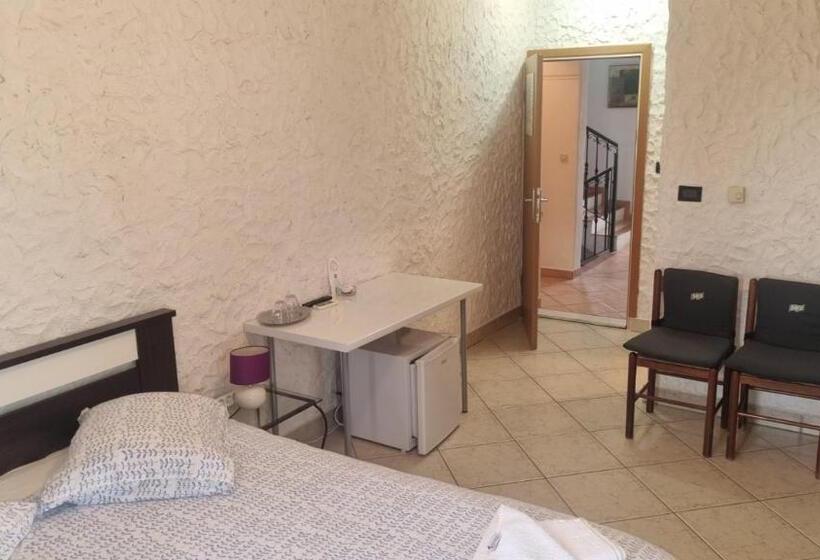 בית מלון כפרי Rooms Milan 1370