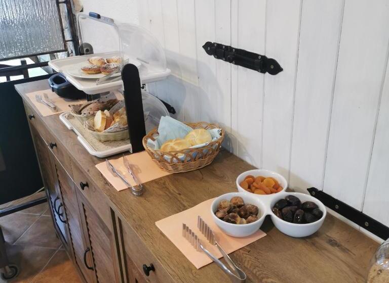 בית מלון כפרי Rooms Milan 1370