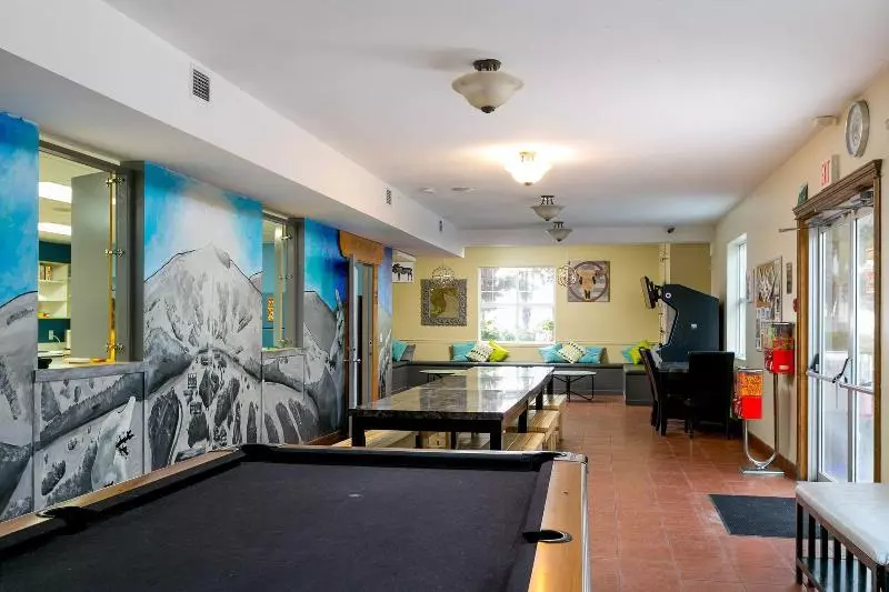 ホテル Hi Kelowna Hostel