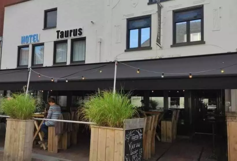 ホテル Taurus