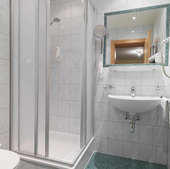 Posthotel Strengen Am Arlberg