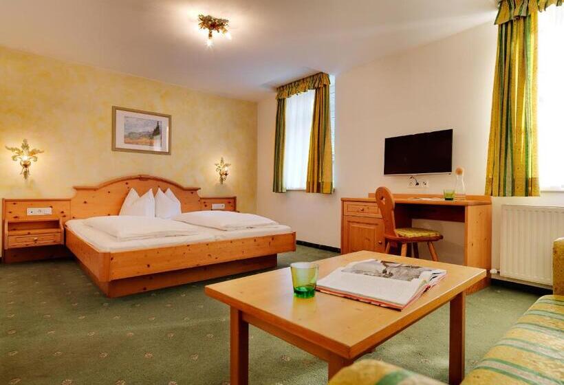 Posthotel Strengen Am Arlberg