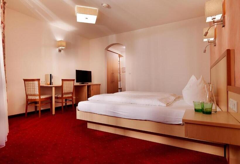 Posthotel Strengen Am Arlberg