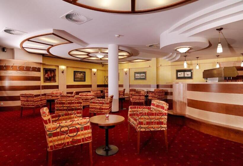 Posthotel Strengen Am Arlberg