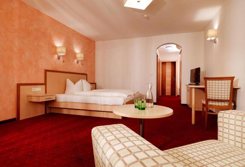 Posthotel Strengen Am Arlberg