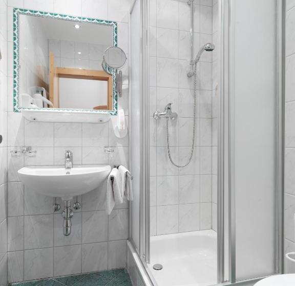 Posthotel Strengen Am Arlberg