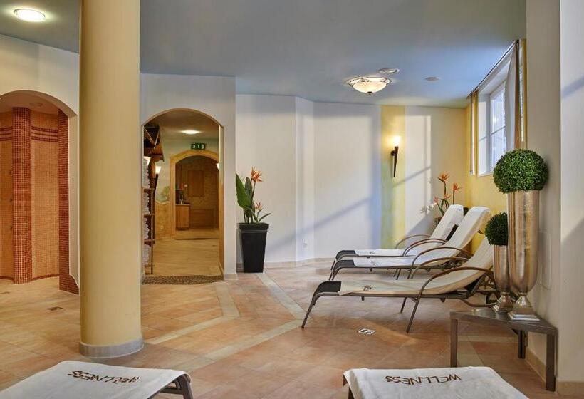 Posthotel Strengen Am Arlberg