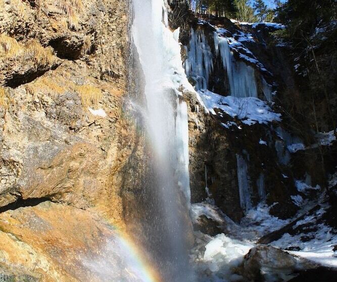 Отель Almhostel