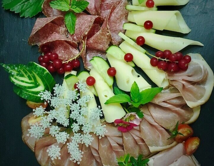 Отель Almhostel