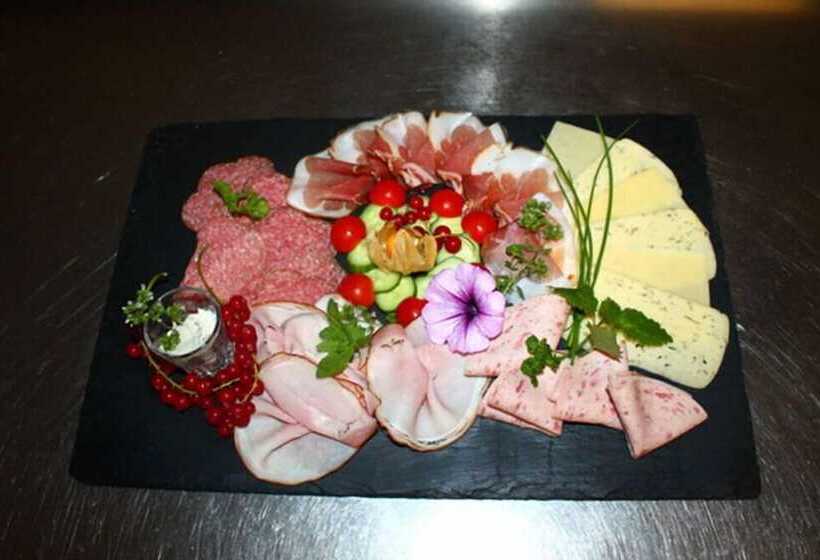 Отель Almhostel