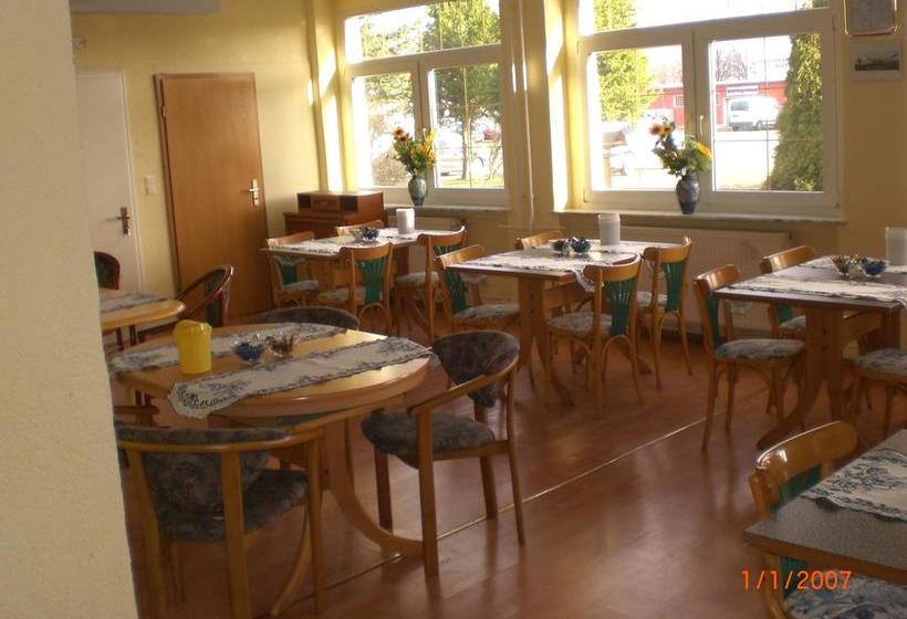 ホテル Am Flugplatz