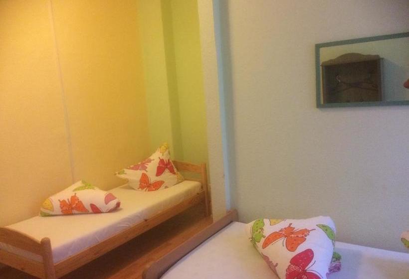 ホテル Am Flugplatz