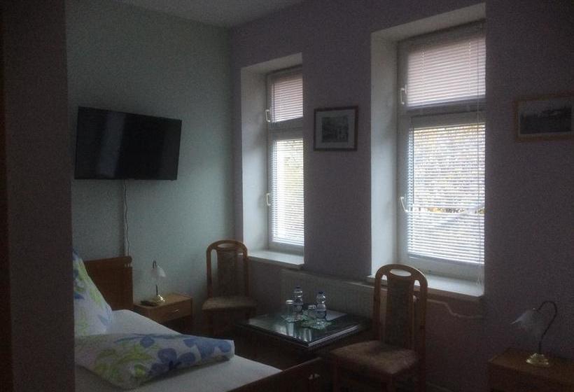 ホテル Am Flugplatz